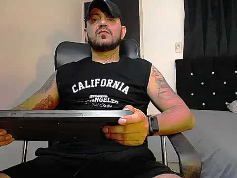 Show modela AlphaDripXL_ na web-kameri