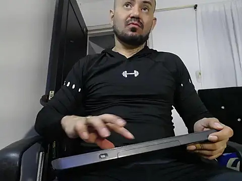Pokazy przed kamerką – AlphaDripXL_