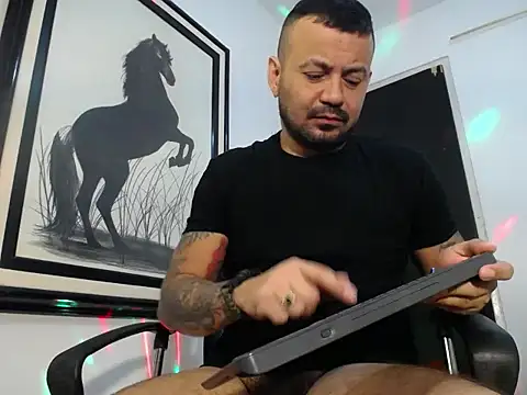 AlphaDripXL_: διαδικτυακό σόου στην κάμερα