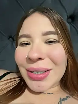 valentinaluxxe Adlı Modelin Web Kamerası Şovu