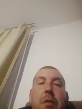 Show modela Adi8813 na web-kameri