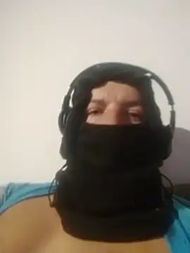 Adi8813 webkamerás műsora