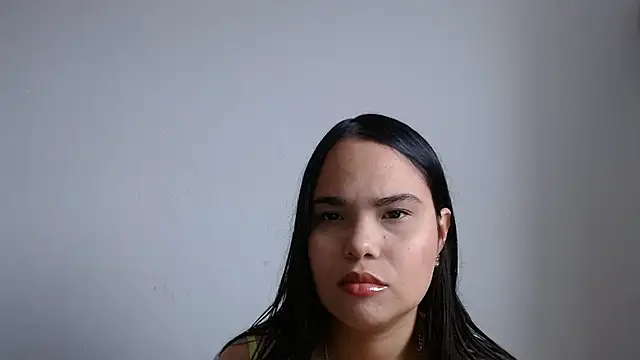 nicolle_jenifer Show in webcam