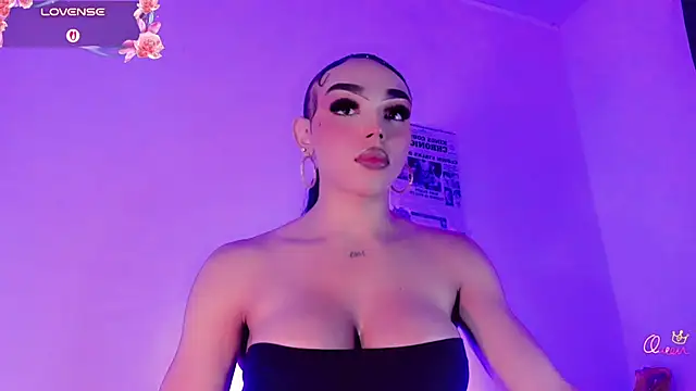 Tiana_leall Show in webcam