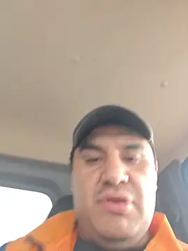 Santyqnk93: διαδικτυακό σόου στην κάμερα
