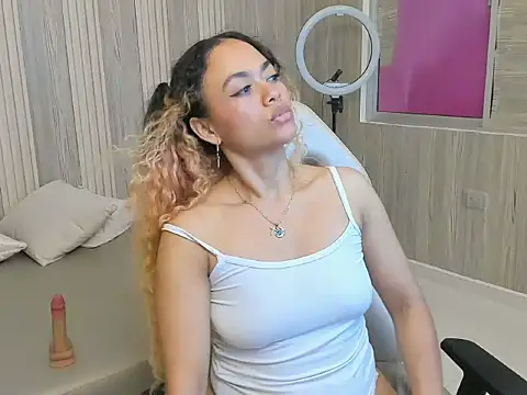 CurlyMamii 即時 XXX 聊天