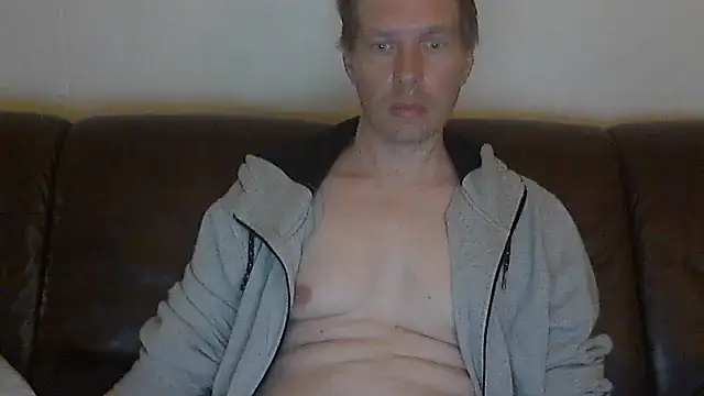 2small4you83 Webcam Show