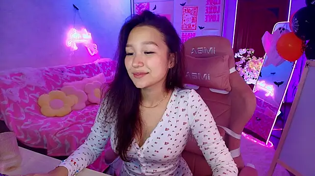 adeline's Live XXX Chat