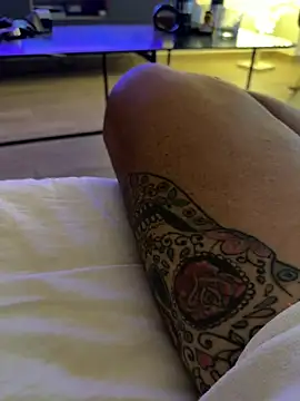 Pokazy przed kamerką – Mike69F