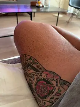 Mike69FのライブXXXチャット