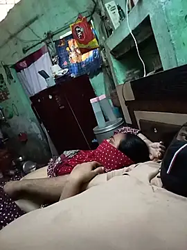 Simranbhabhicouple Adlı Modelin Web Kamerası Şovu