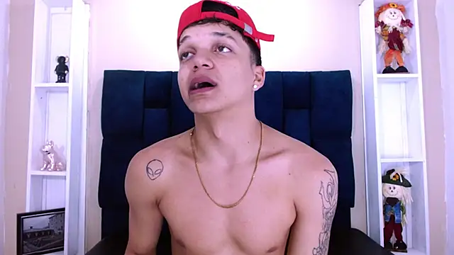 DoubleFantasy777's Webcam Show