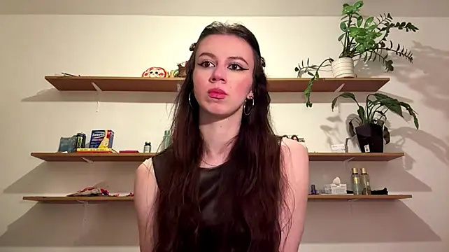 LaureJoliet Show in webcam