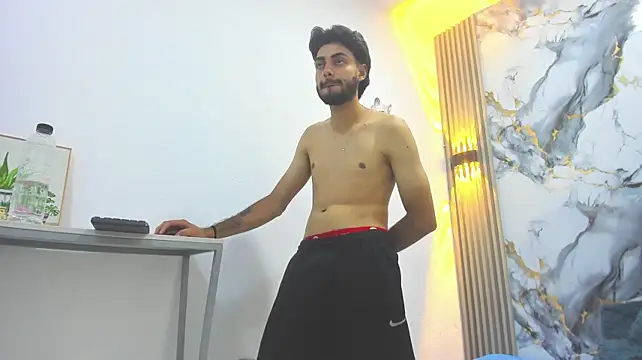 عرض كام dashmonroe