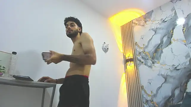 dashmonroe: διαδικτυακό σόου στην κάμερα