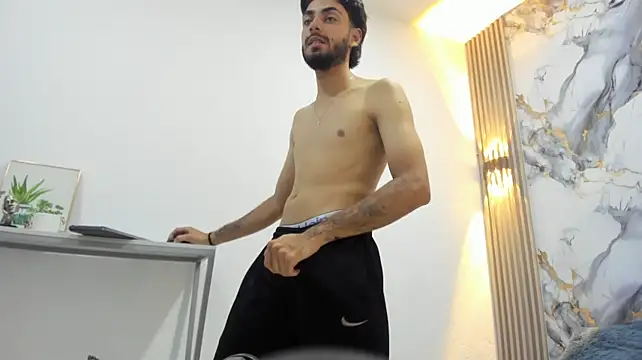 dashmonroe webcam show