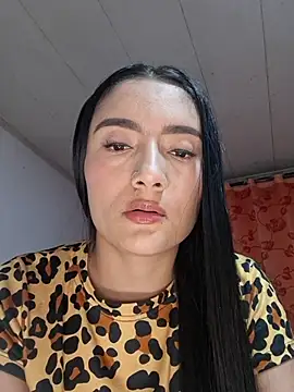 Lauraa_Duque Chat XXX in diretta