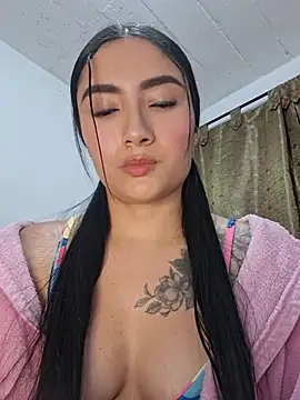Lauraa_Duque's Live XXX Chat
