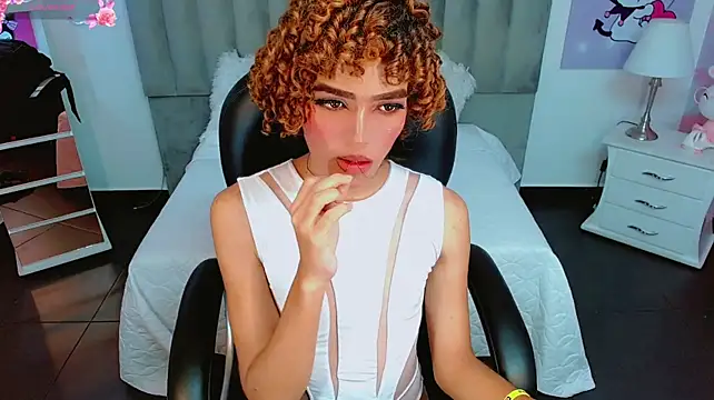 Show modela ASHlyPerez na web-kameri