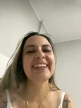 Show de MayaGarcia40 na webcam