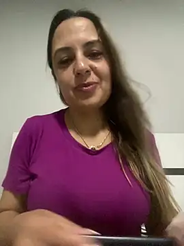 دردشة MayaGarcia40 الجنسية المباشرة