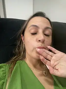 Show de MayaGarcia40 na webcam