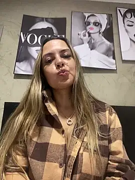 Show de MayaGarcia40 na webcam