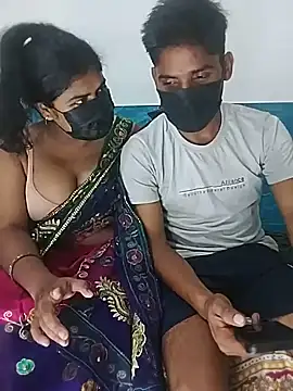 New_couples77: διαδικτυακό σόου στην κάμερα