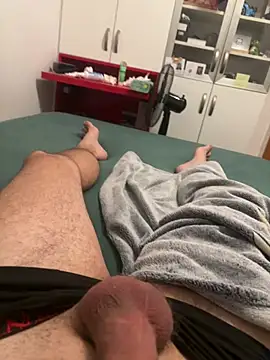 הופעת וובקאם של hornyboy_204
