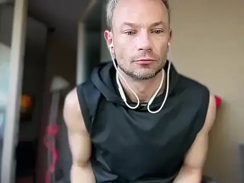 PureeedKirgizian Webbikameraesitys