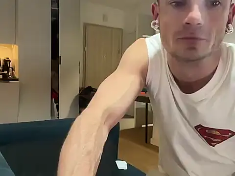 Show modela PureeedKirgizia na web-kameri