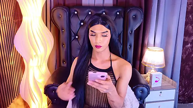 OctaviaHilton: διαδικτυακό σόου στην κάμερα