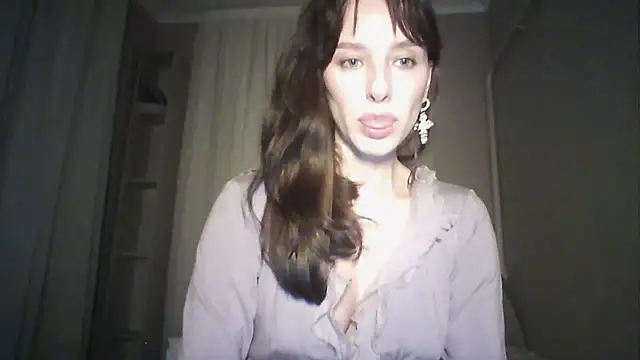 Show modela Ularvixa na web-kameri