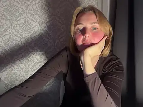 Virelona Adlı Modelin Canlı XXX Sohbeti