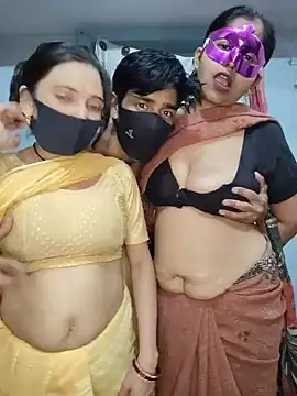 הופעת וובקאם של Hot_miss21