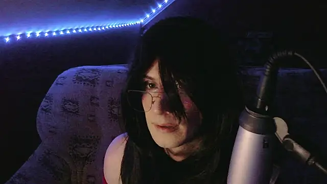 Ash_Baker Show in webcam