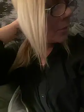 Golden-Dior Live XXX-chat