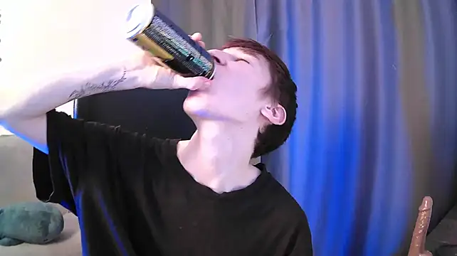 NateAfterDark: вебкам-шоу