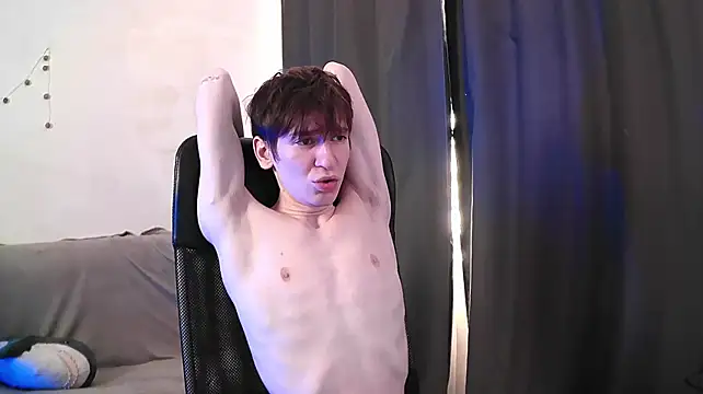 Show modela NateAfterDark na web-kameri