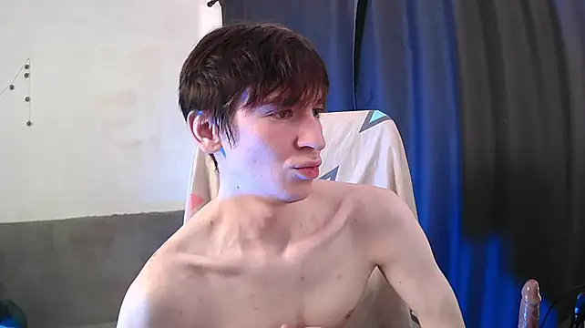 Show modela NateAfterDark na web-kameri