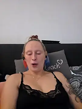 Bellaaa17 Webcam-Show