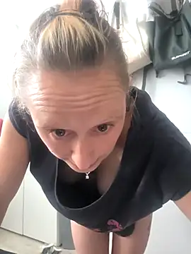 Bellaaa17 Webcam-Show