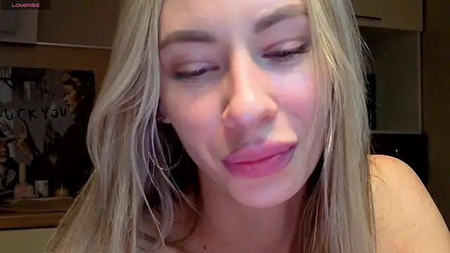 Diana_Garrettt Show in webcam