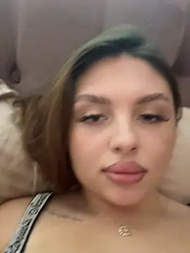 Chat +18 de Lunabrunette ao vivo