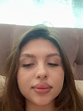 Lunabrunette Chat XXX live