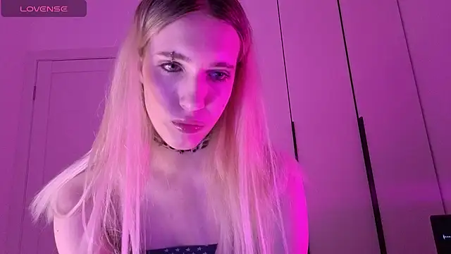 Show modela sweetcrystalll na web-kameri