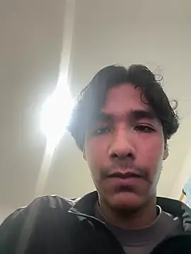 jimmy_truee Show in webcam