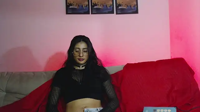Saela__rossae Pertunjukan Webcam