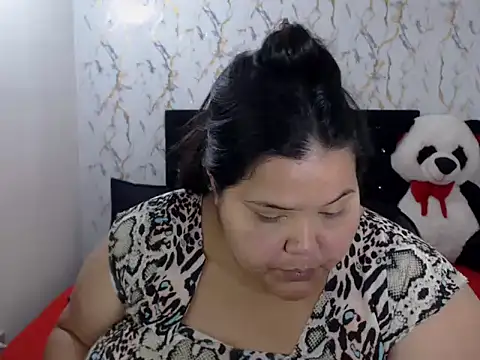 Chat +18 de magda_curvy2324 ao vivo