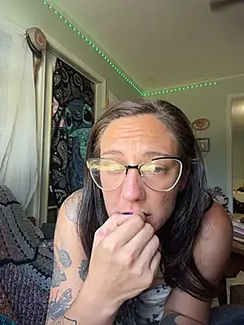 xnaomifox's Webcam Show
